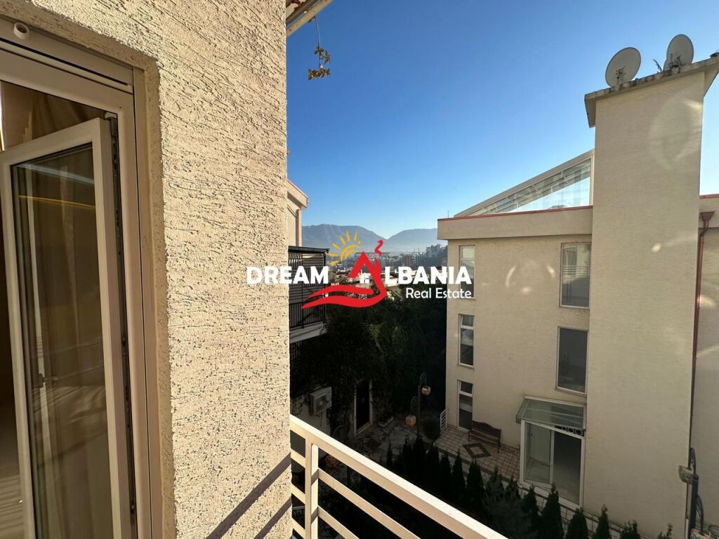 Duplex 3+1+3 me qera midis 2 Residencave Kodra e Diellit (ID 4231353).