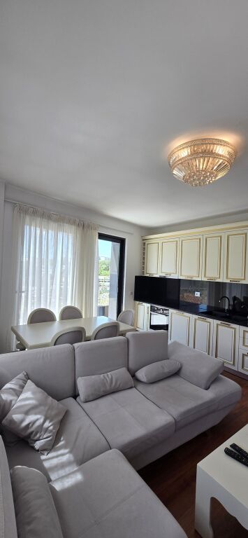 JEPET ME QIRA SUPER APARTAMENT 2+1