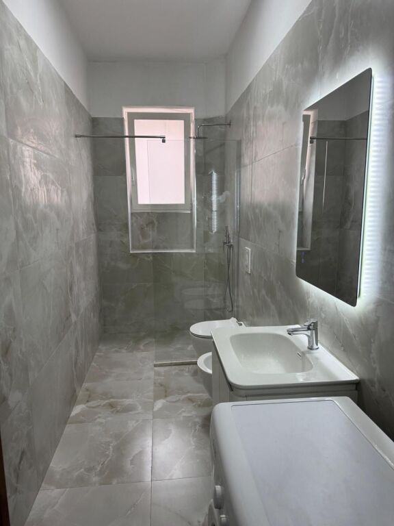 Jepet Me Qera Apartament 1+1+1 Ballkon