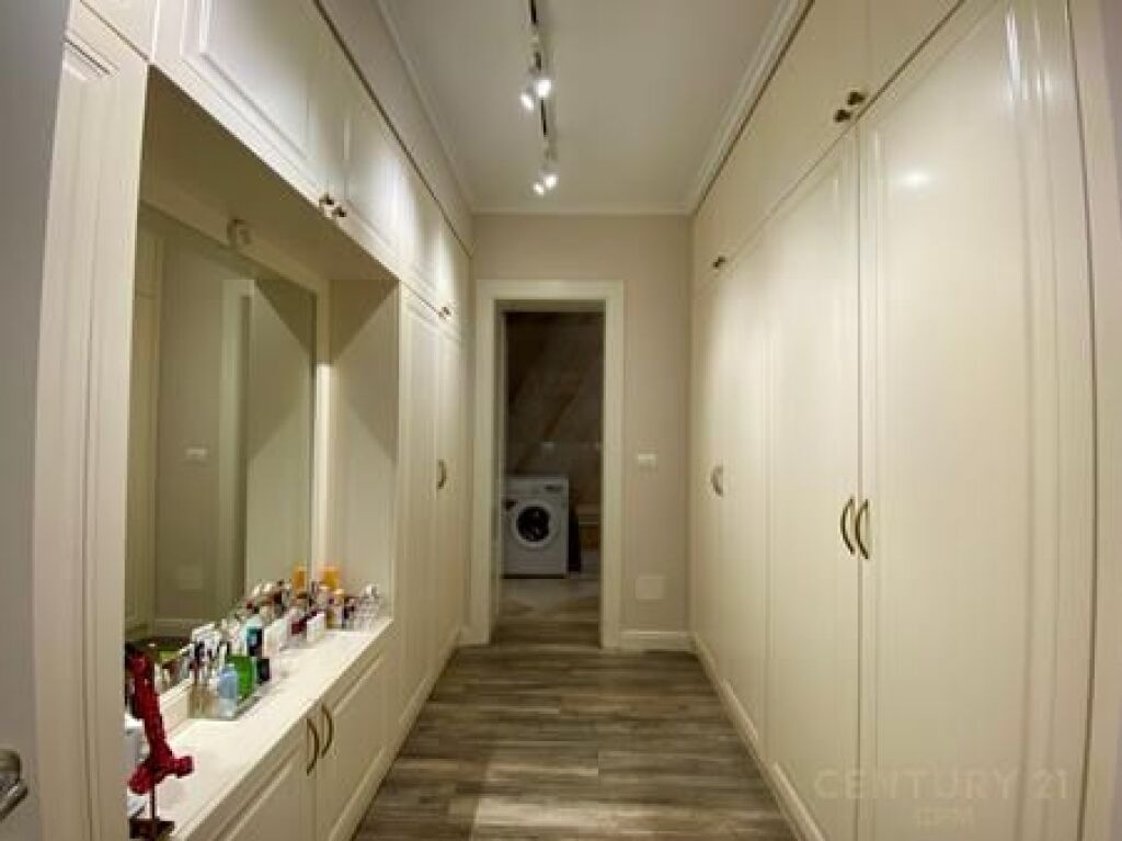 SUPER APARTAMENT LUKSOZ ME QIRA 2+1+2 +POST PARKIMI NE RESIDENCEN SUNRISE PRANE TEG