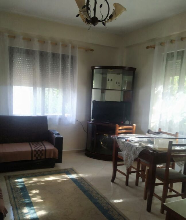 Qera | Shtëpi private 1 + 1 | QSUT | 400 €/muaj