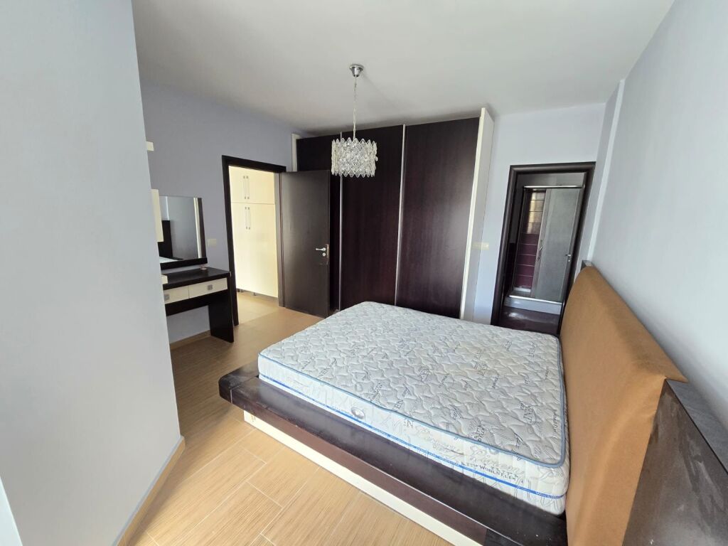 Shitet Apartament 2+1+2 te Ish Urt, Durres