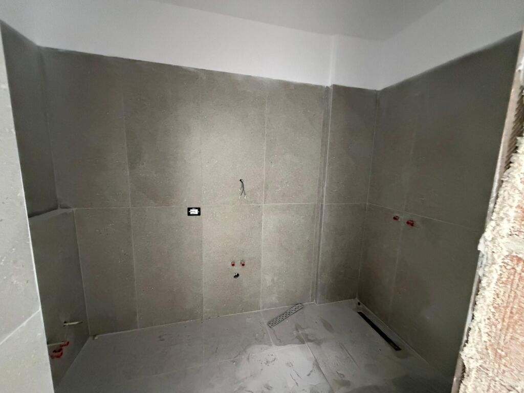 Shitet Apartament 1+1 Univers City