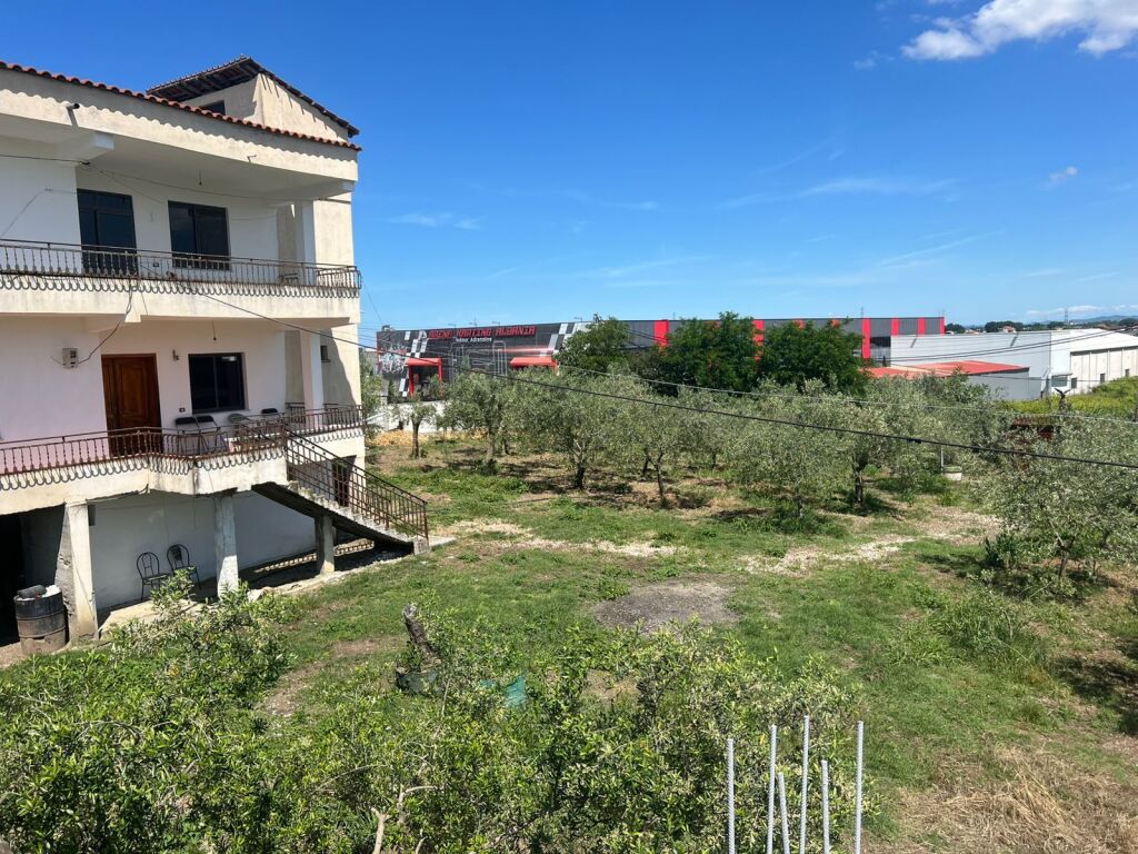 SHITET VILE 3 KATSHE + VILE 1 KATSHE PRANE RESORT VIENA DURRES 400000 EURO