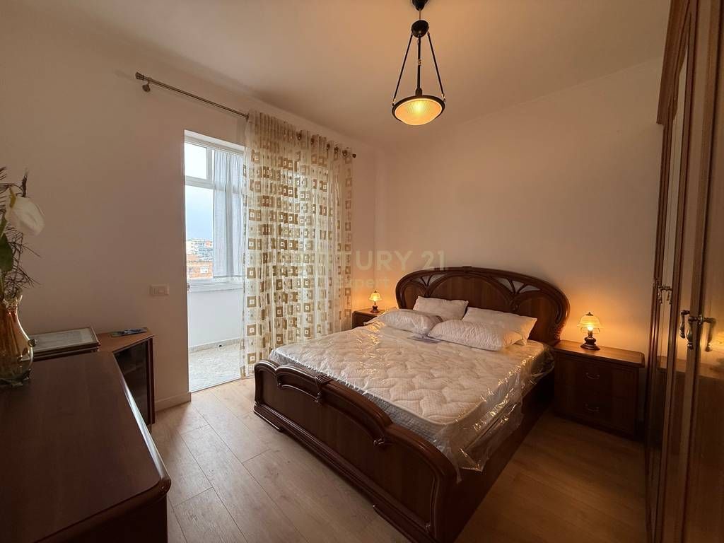 APARTMENT 2+1 GARAGE FOR RENT ON KONGRESI I MANASTIRIT STREET!