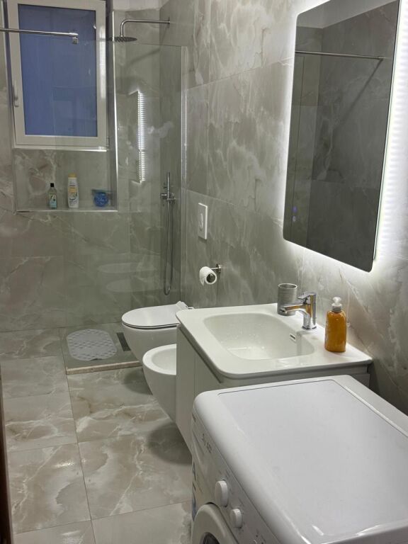 Jepet Me Qera Apartament 1+1+1 Ballkon