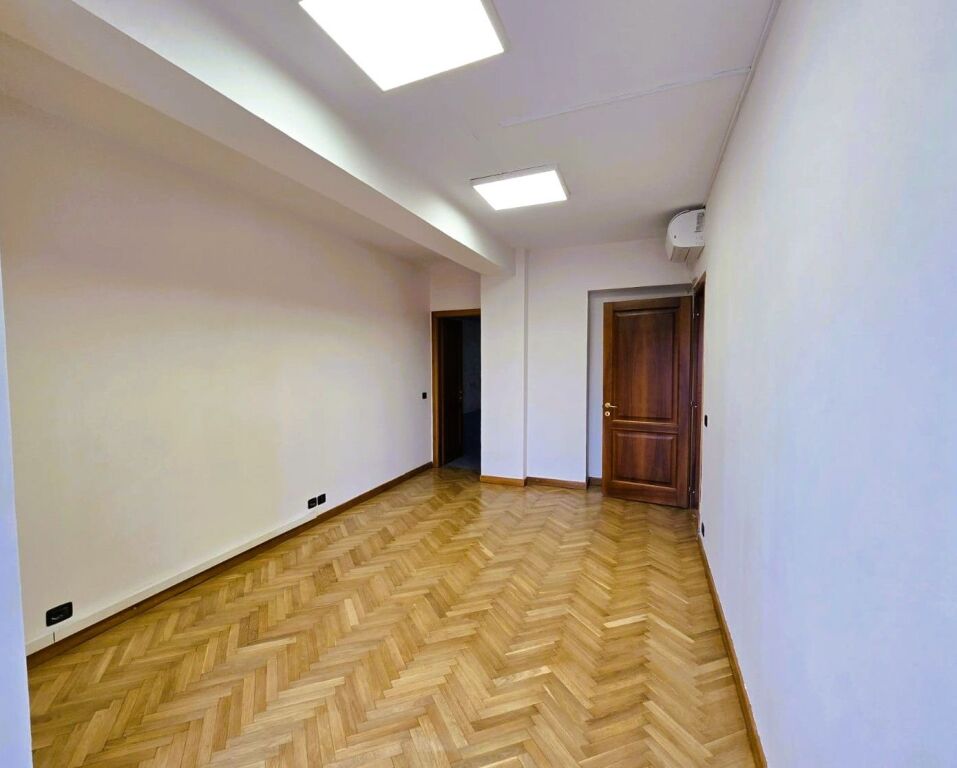 🏢 Office Space for Rent – Torre Drini📍
