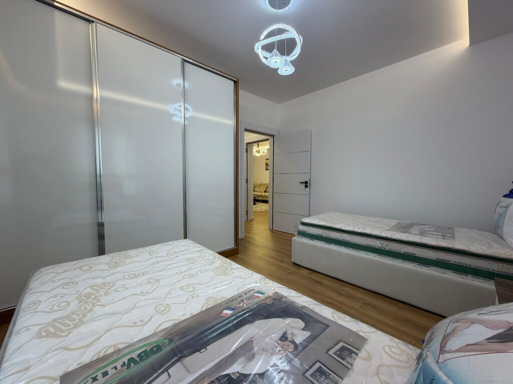 Shitet Apartament 2+1+2 Pallati me Shigjeta