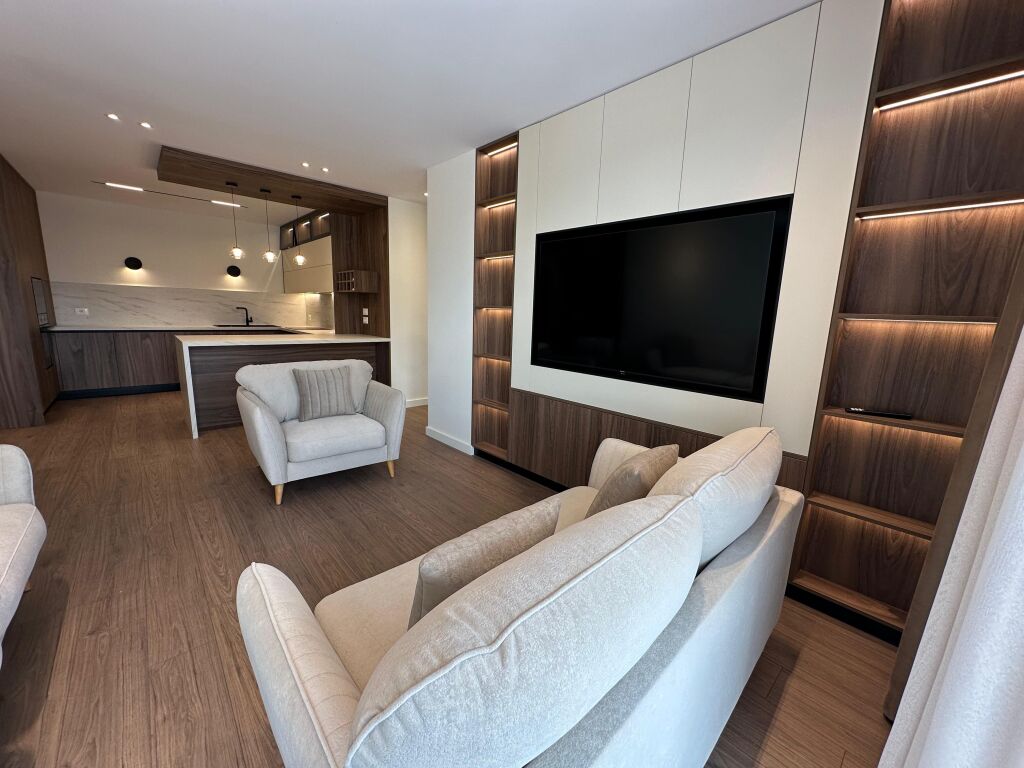 Apartament 2+1+2+post parkimi me qera tek Ish Blloku