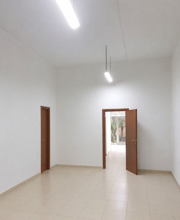 Rent | Ambjent Biznesi | Rruga e Elbasanit | 1000 €/month