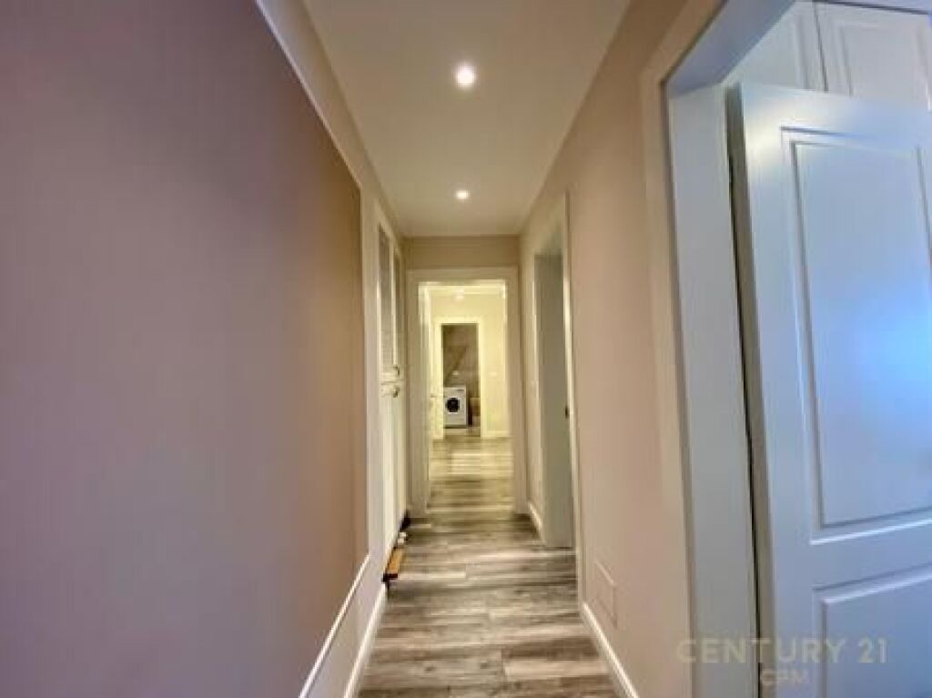 SUPER APARTAMENT LUKSOZ ME QIRA 2+1+2 +POST PARKIMI NE RESIDENCEN SUNRISE PRANE TEG