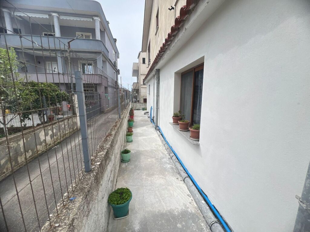 SHITET VILE DY KATSHE NISHTULLA DURRES 437 M2 180000 EURO