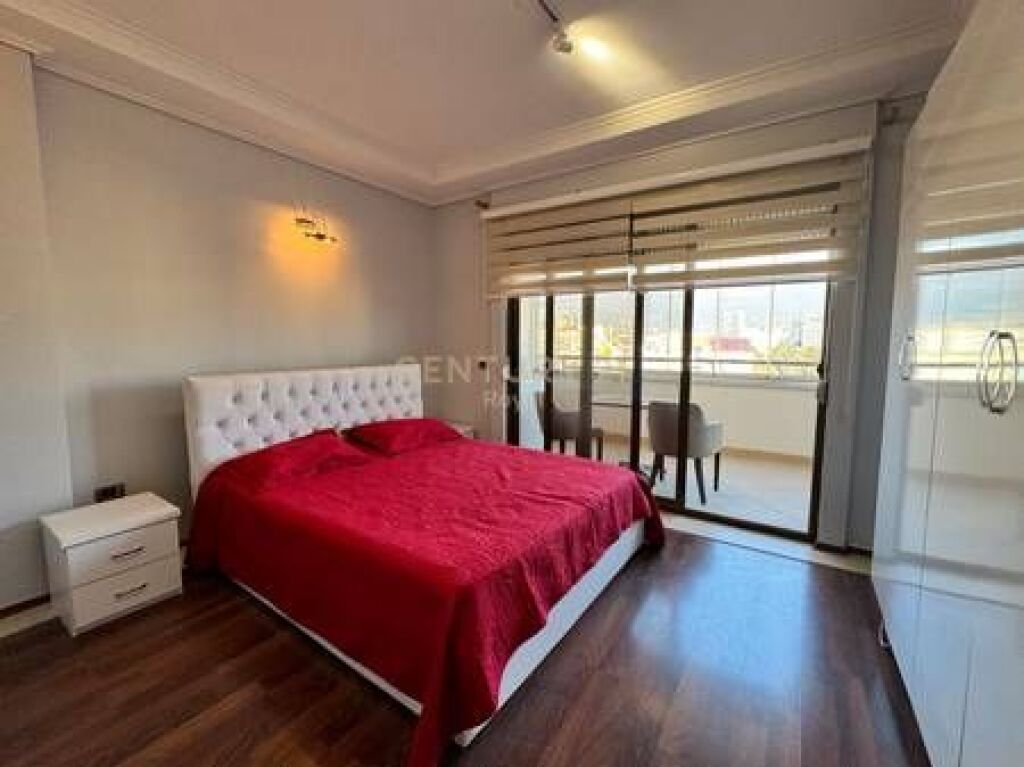 APARTAMENT ME QERA 2+1 PRANE LIQENIT ARTIFICAL TE TIRANES DHE ART TURBINA