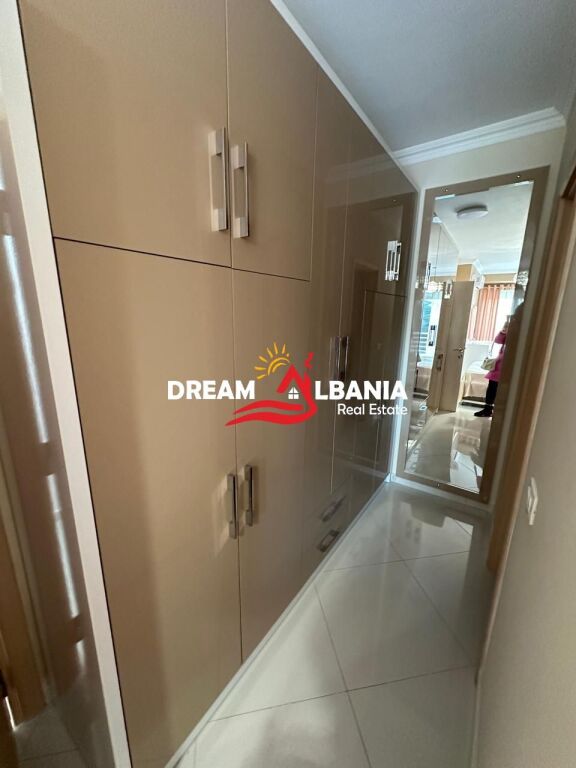 Duplex 3+1+3 me qera midis 2 Residencave Kodra e Diellit (ID 4231353).