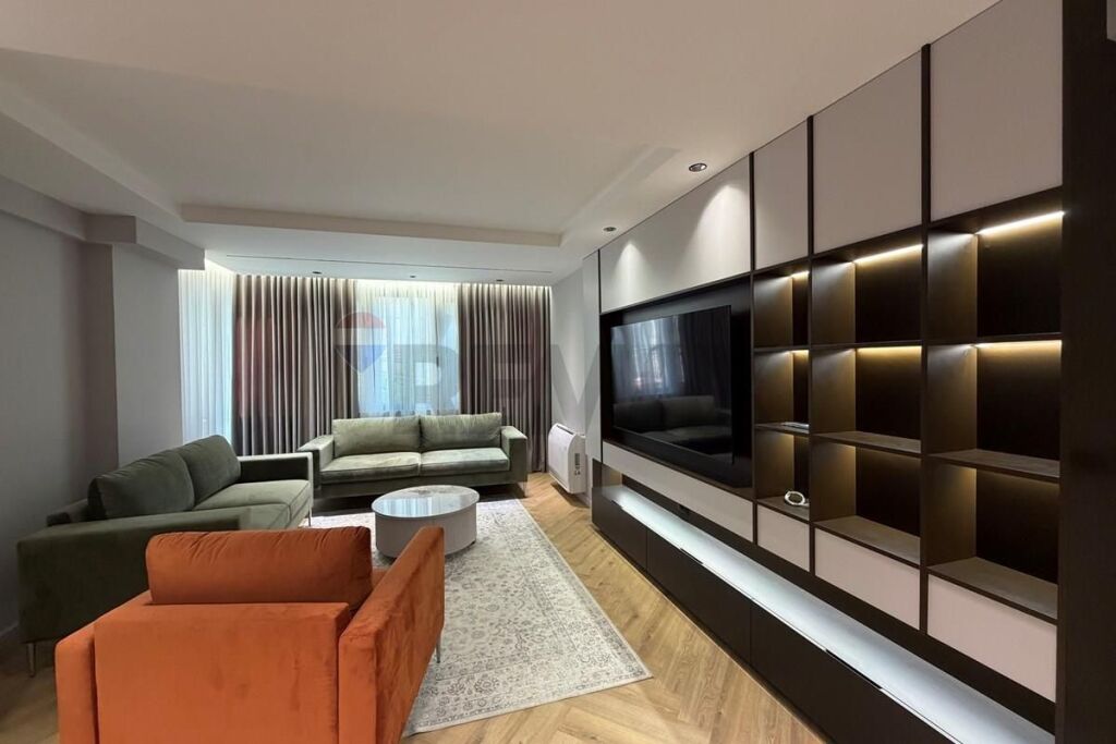 Apartament 2+1+2 me qera Blloku