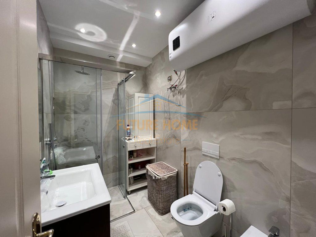 Apartament 2+1+2, Blloku, Tirane