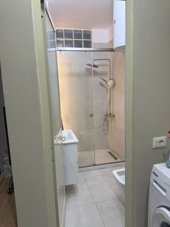 Apartament 1+1 per qira te Shkembi Kavajes