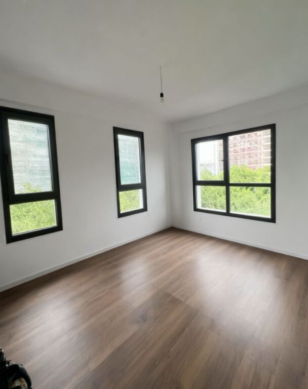 Shitet Apartament Modern 2+1+2 tek Bengas