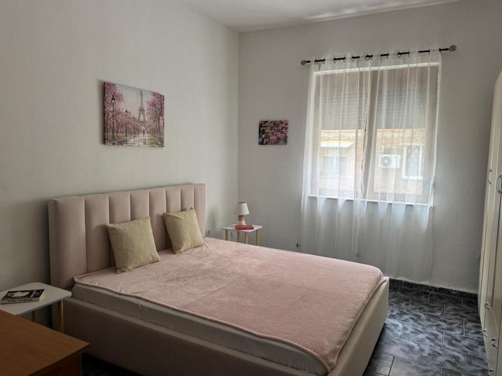 Jepet Me Qera Apartament 1+1+1 Ballkon