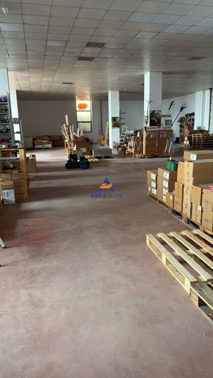 MAGAZZINO IN AFFITTO 1000 M2 "DEVIAZIONE DI RINAS, VICINO MERCEDES BENZ" 5000 EURO
