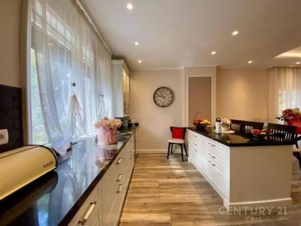 SUPER APARTAMENT LUKSOZ ME QIRA 2+1+2 +POST PARKIMI NE RESIDENCEN SUNRISE PRANE TEG