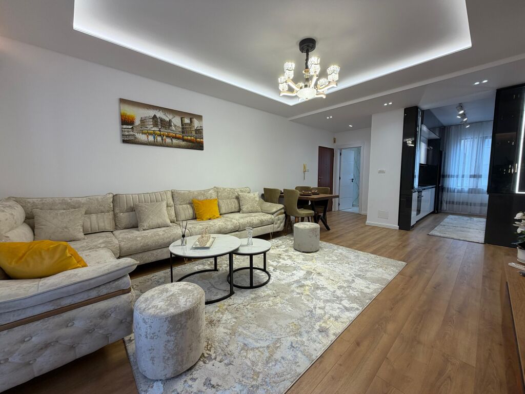 Shitet Apartament 2+1+2 Pallati me Shigjeta