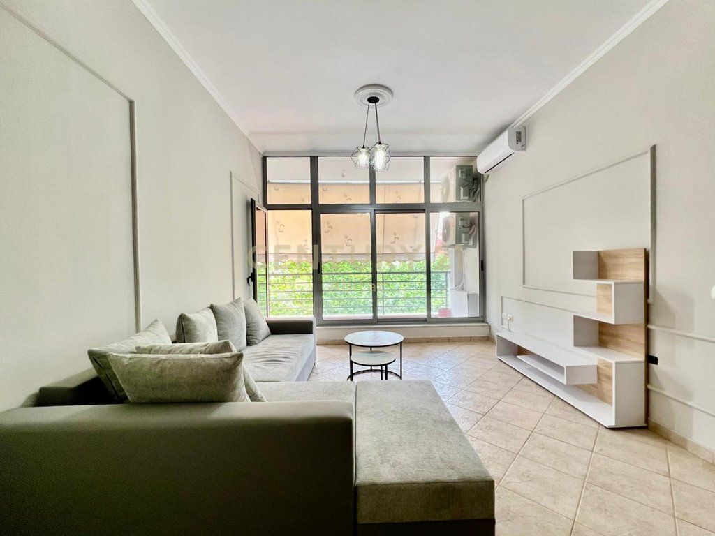 QIRA, APARTAMENT MODERN 2+1+2 me POST PARKIMI, GLOBE / RRUGA KAVAJËS
