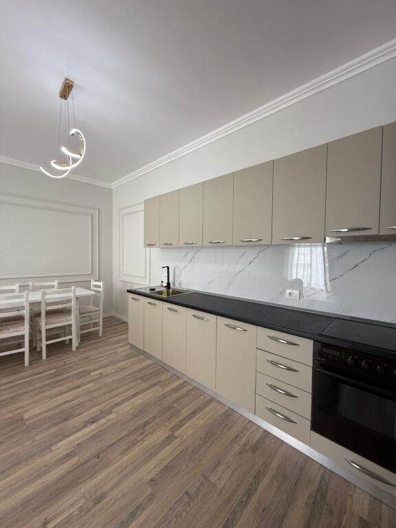 Apartament me qera 2+1+2+post parkimi