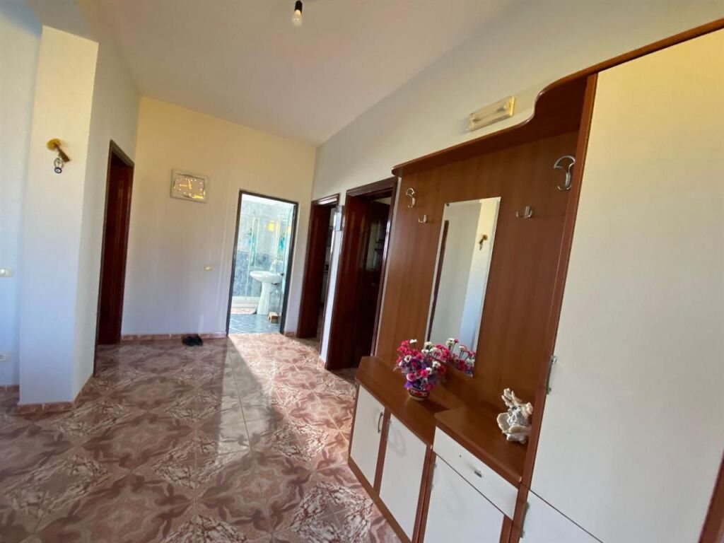 SHITET VILE 1- KATSHE + DYQAN XHAFZOTAJ DURRES 200.000 EURO