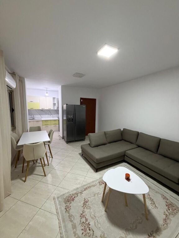 For rent 2+2 furnished elevator train station 700 eu