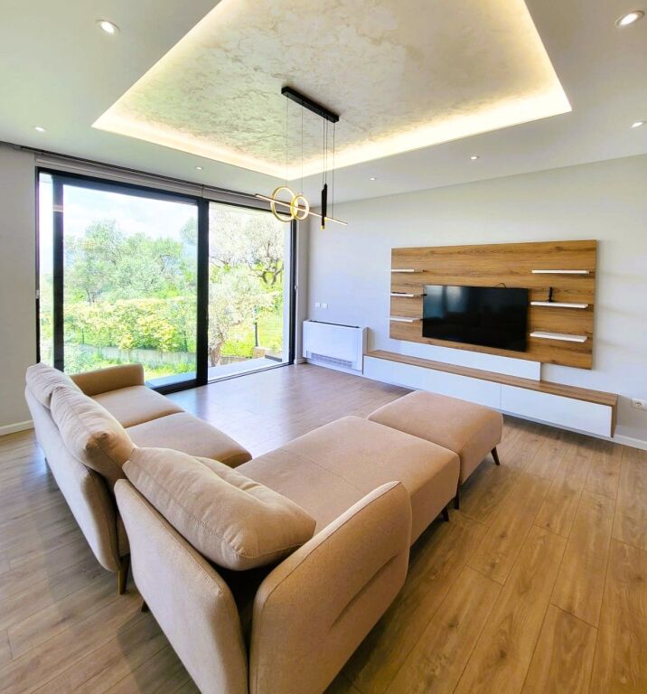 🏡Jepet me qira vilë tek Liqeni i Thatë, ideale për banim ose aktivitet biznesi🔥