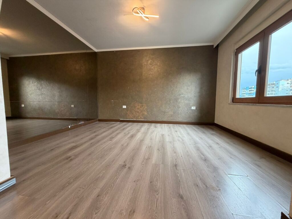 LAPRAKE_SHITET APARTAMENT 3+1+2 (I KONVERTUAR NE 2+1 + DHOME LAVANDERIE)
