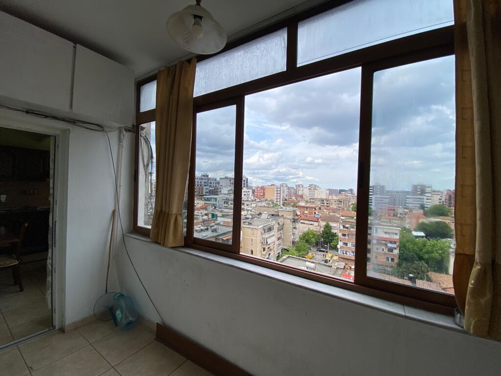 🏡 Shitet apartament 2+1+2 te Pazari i Ri