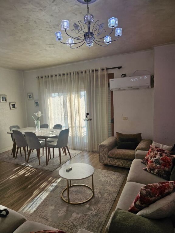 APARTAMENT ME QERA 3+1 QENDER 150.000 LEKE FH-74415