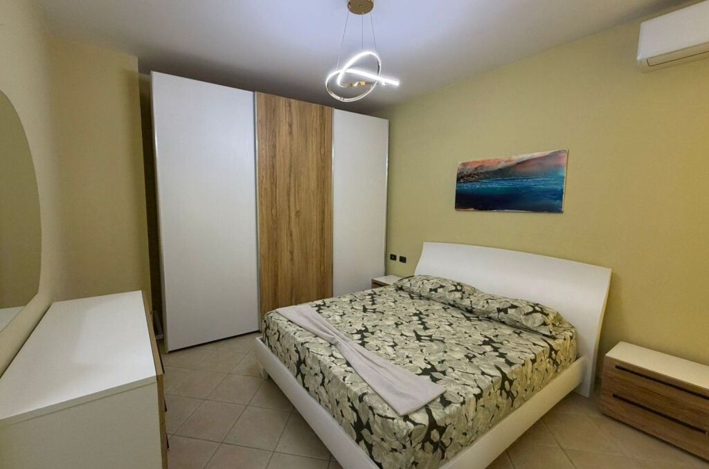 📌 JEPET ME QERA APARTAMENT 2+1+2 – Rruga Qemal Stafa