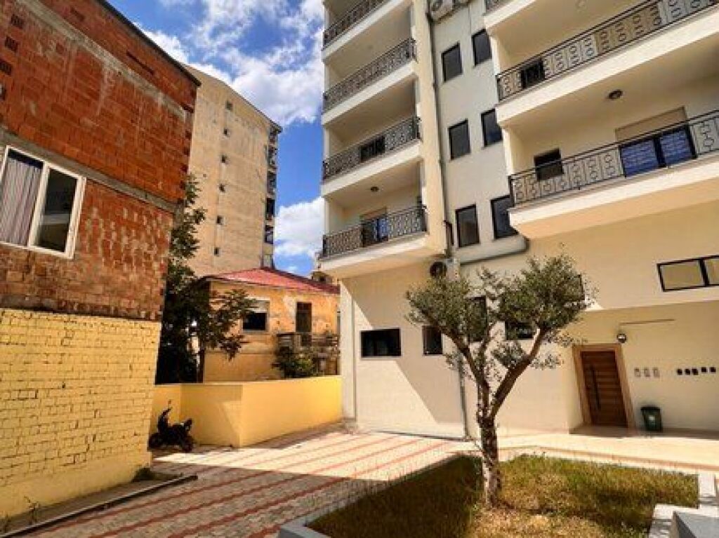 Shitet, Apartament 1+1, Rruga e Elbasanit