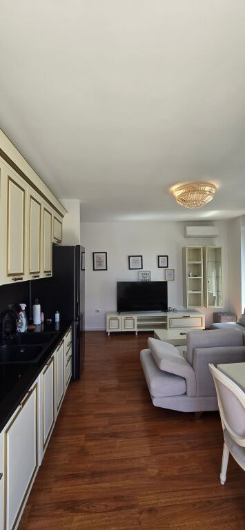 JEPET ME QIRA SUPER APARTAMENT 2+1