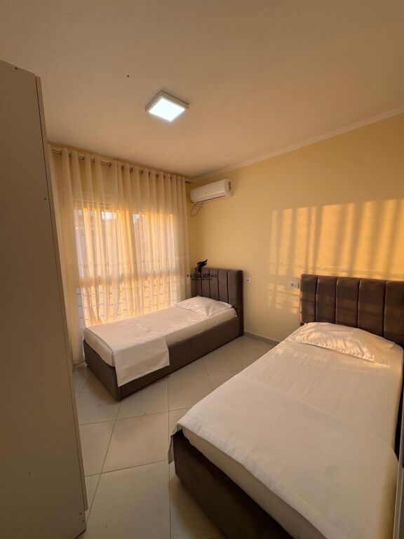 APARTAMENT ME QERA 2+1 MINE PEZA 75.000 LEKE FH-74474