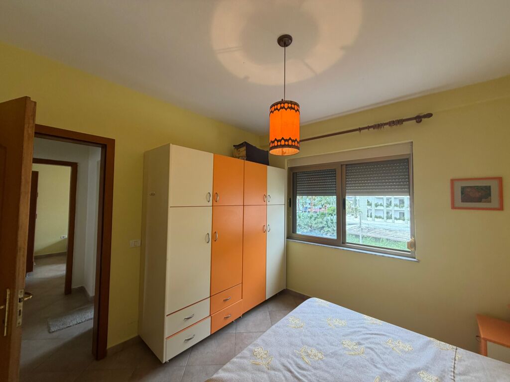Shitet Apartament 2+1 ne Golem