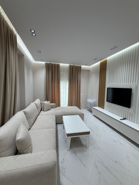 Qera apartament 2+1 +2 📍Perballe Amerikan 3 cmimi 60000 leke ne mua   