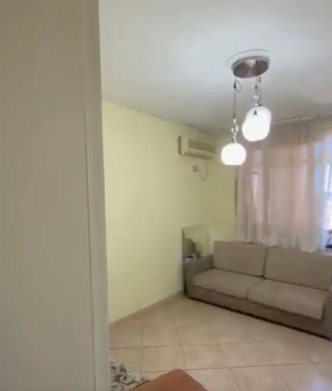 Apartament 2+1 per shitje prane Pazarit te Ri!