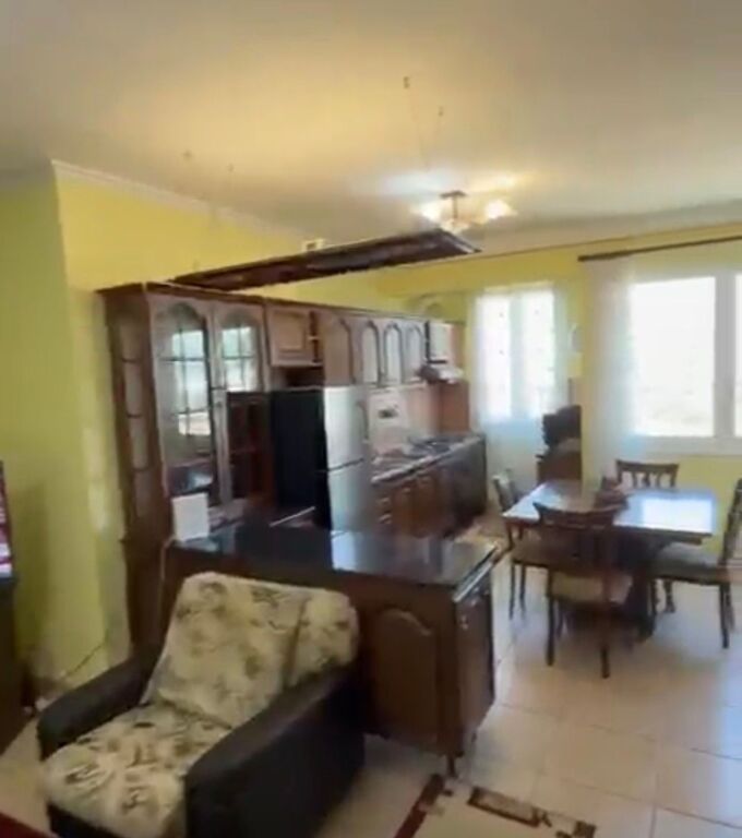 Apartament 2+1 per shitje prane Pazarit te Ri!