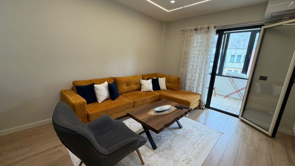 🏡 Shitet Apartament 1+1 në Fresk