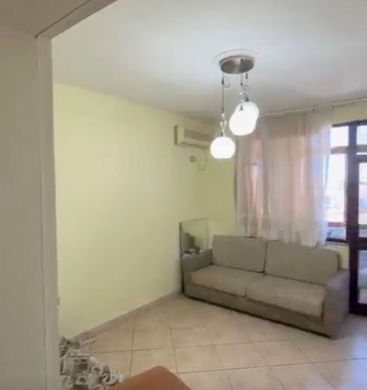 Apartament 2+1 per shitje prane Pazarit te Ri!