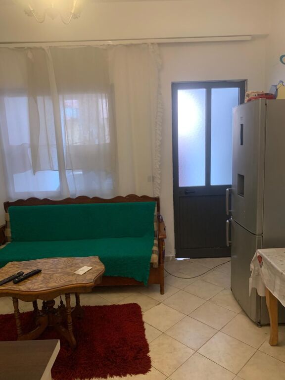 Rent | Vilë 1 + 1 | Shkoze | 300 €/month