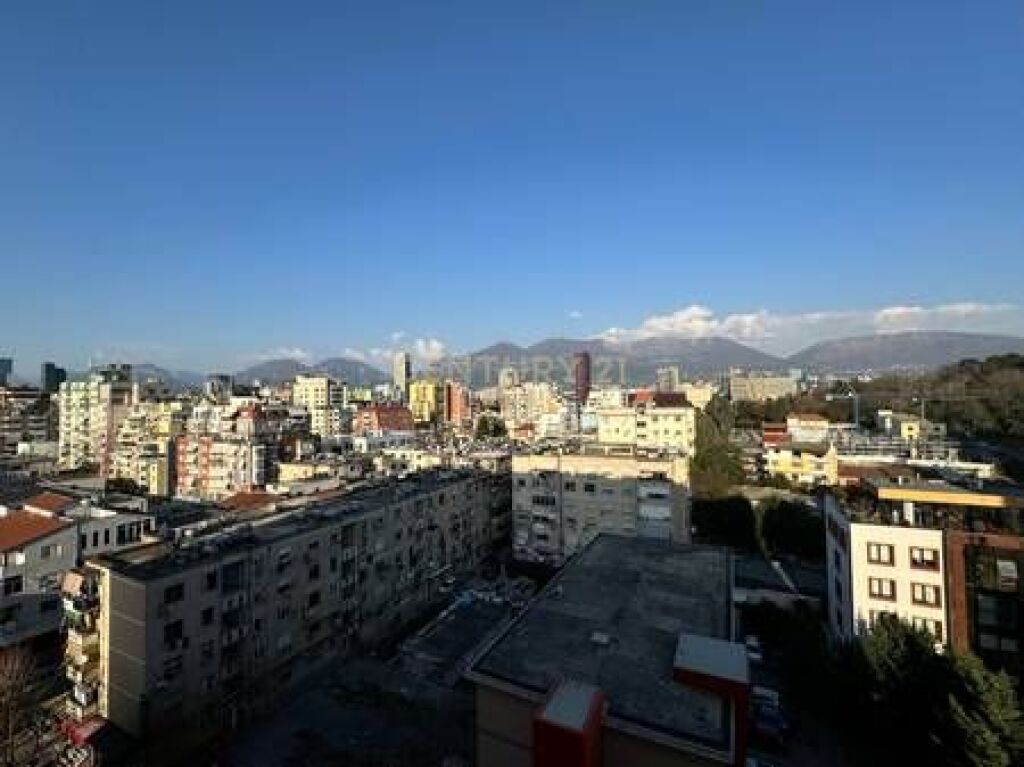 APARTAMENT ME QERA 2+1 PRANE LIQENIT ARTIFICAL TE TIRANES DHE ART TURBINA