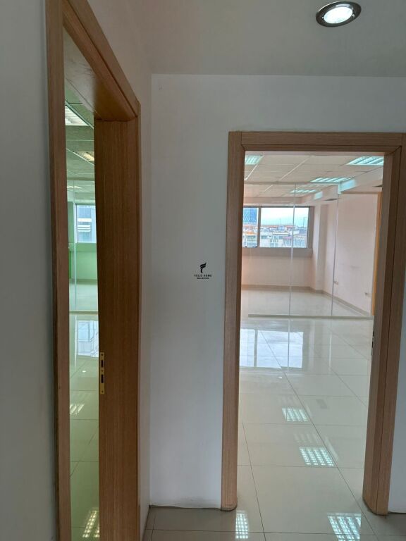 ZYRE ME QERA 145 M2 BLLOK 2.620 EURO FH-74516