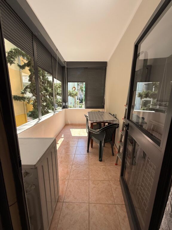 Apartament 2+1 me qera te Shkembi Kavajes