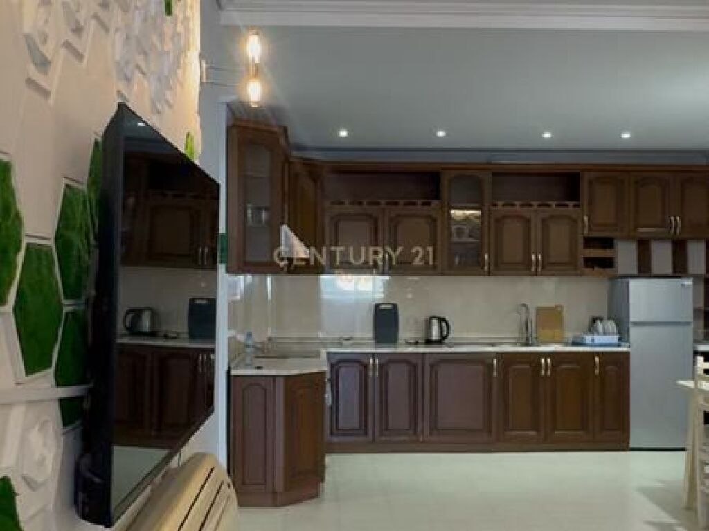 APARTAMENT ME QERA 2+1 PRANE LIQENIT ARTIFICAL TE TIRANES DHE ART TURBINA