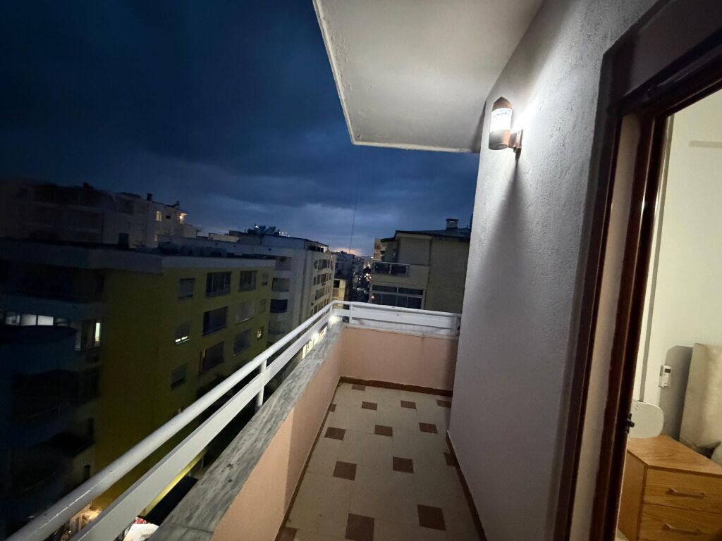 Shitet Apartament 2+1+2+2 te Pelikani, Durres